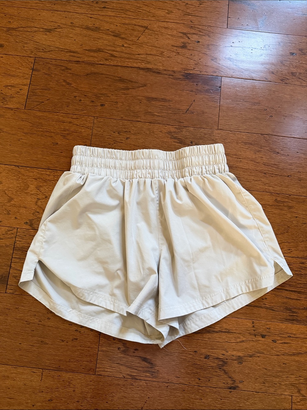 Varley women’s Kallin mid rise running short 3-small
